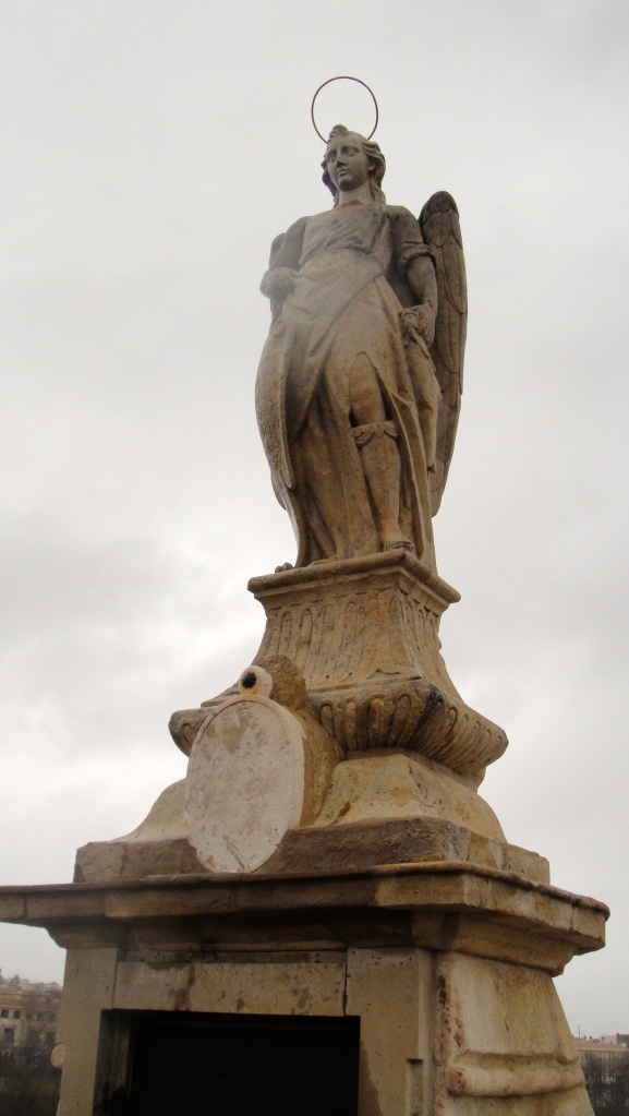 Statue of San Rafael.